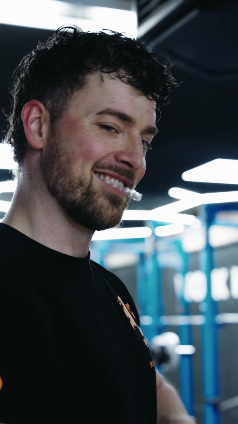 Still uit de Powerlifting-edit